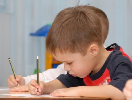 How to teach a child to write is a problem for many young parents