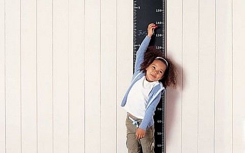 Low growth of a child is a consequence of the action of drugs that stimulate conception